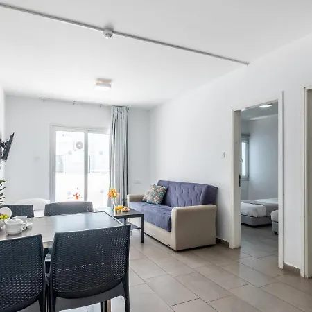 דירה Bright, Charming, And Well-Planned Vacation Flat For Friends All Yours *