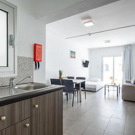 Bright, Charming, And Well-Planned Vacation Flat For Friends All Yours Ayia Napa